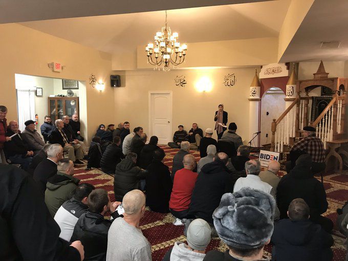 Mosque hosts caucus for the first time